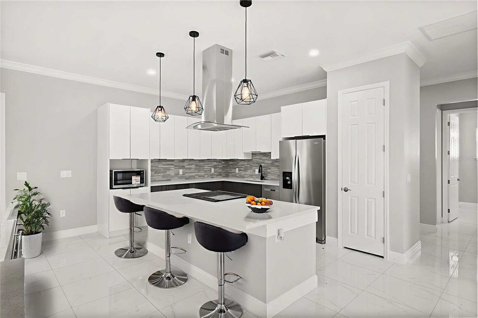 LEESBURG WATERS EDGE SUB - Residential