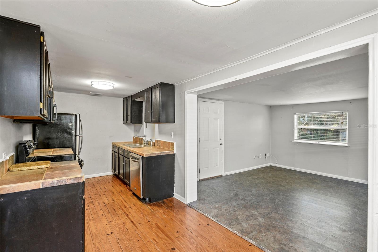 CRYSTAL LAKE WINTER HOMES - Residential