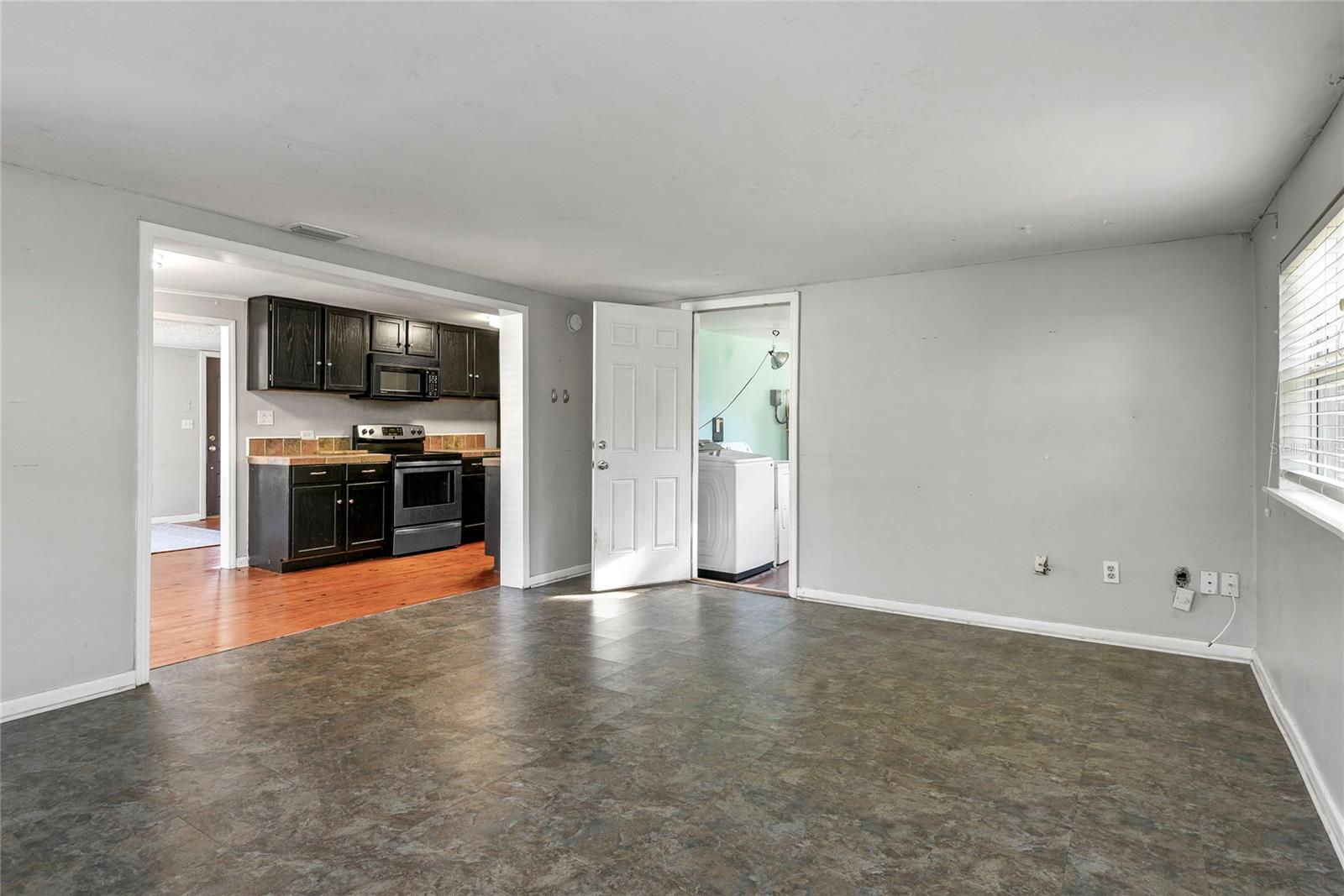 CRYSTAL LAKE WINTER HOMES - Residential