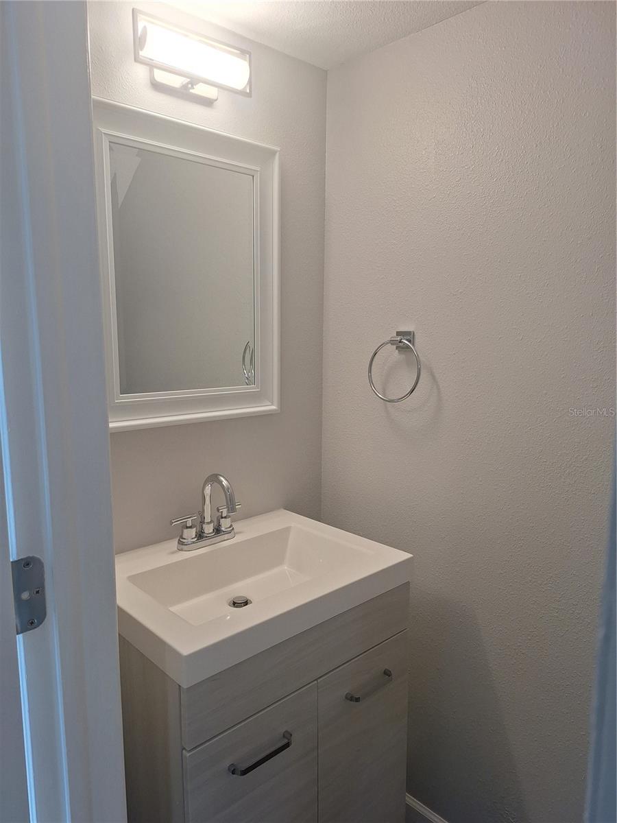 TOWNHOMES OF COUNTRYSIDE - Residential Lease