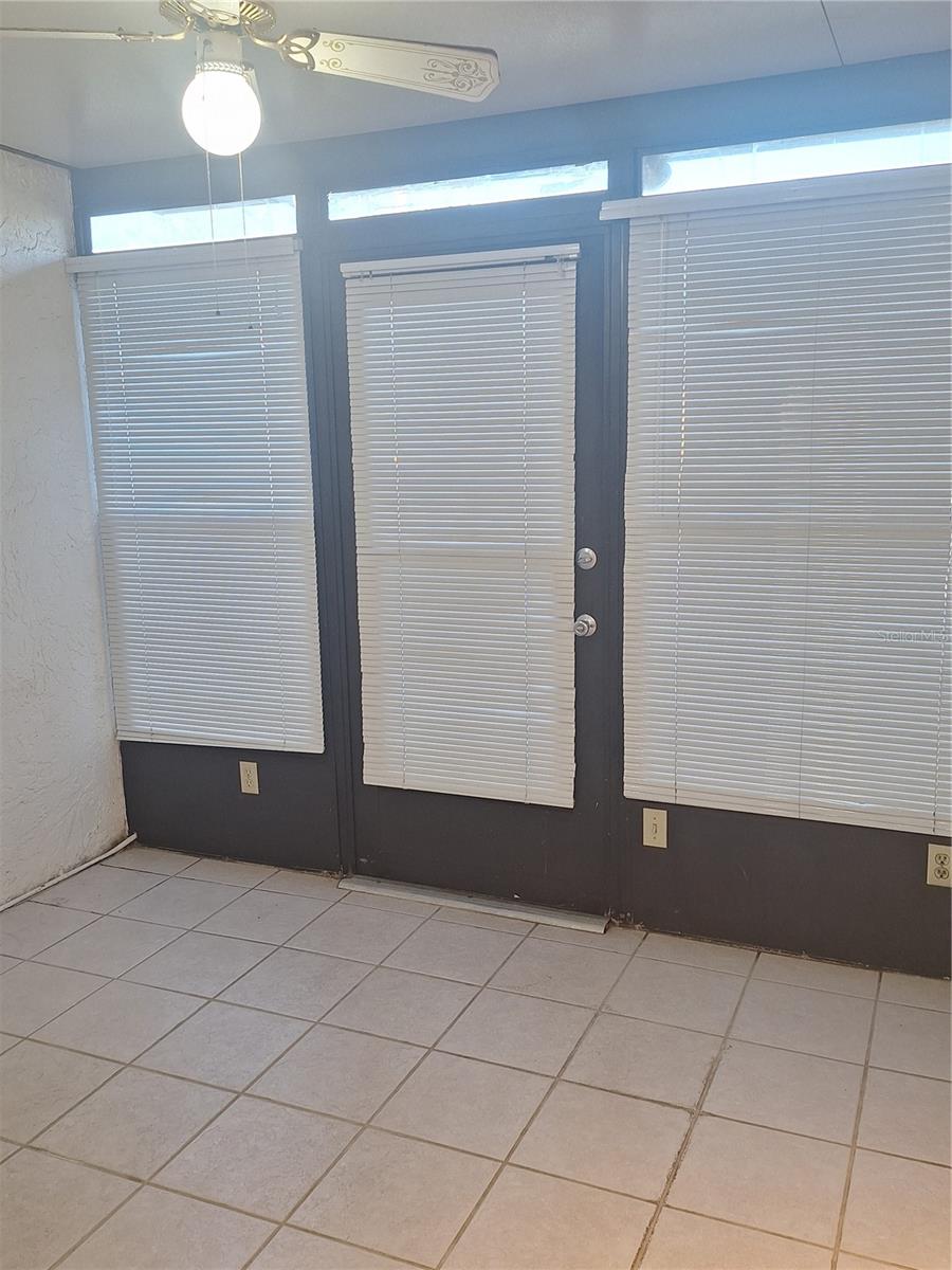 TOWNHOMES OF COUNTRYSIDE - Residential Lease