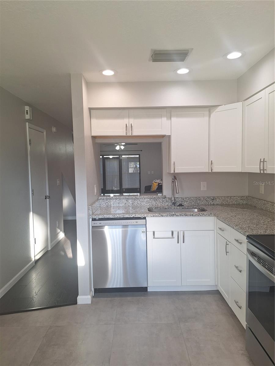 TOWNHOMES OF COUNTRYSIDE - Residential Lease