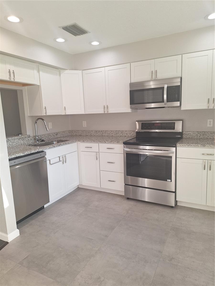 TOWNHOMES OF COUNTRYSIDE - Residential Lease