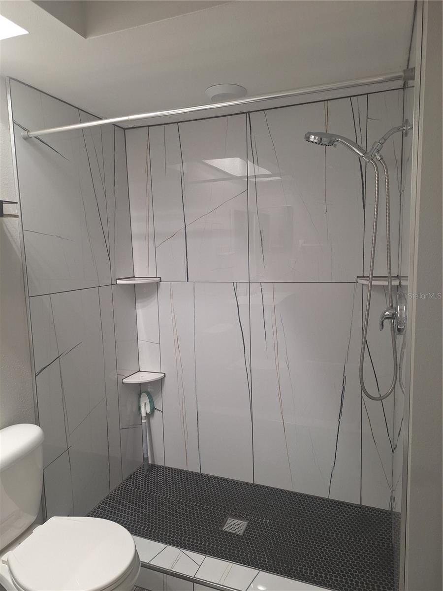 TOWNHOMES OF COUNTRYSIDE - Residential Lease