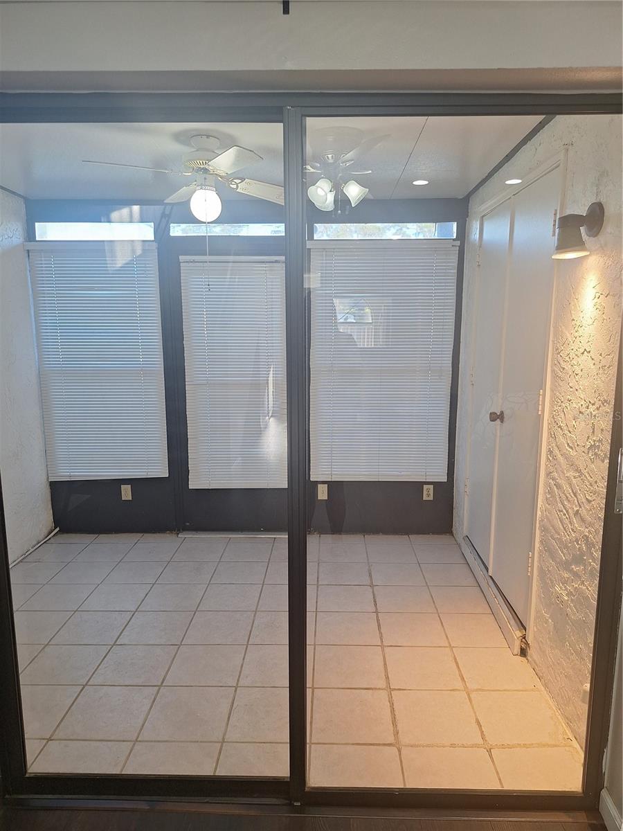 TOWNHOMES OF COUNTRYSIDE - Residential Lease