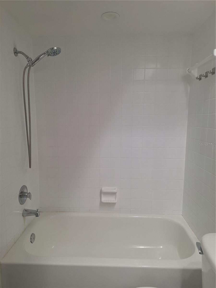 TOWNHOMES OF COUNTRYSIDE - Residential Lease