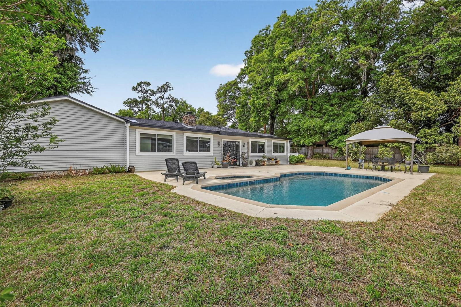 SLEEPY HOLLOW 1ST ADD - Residential