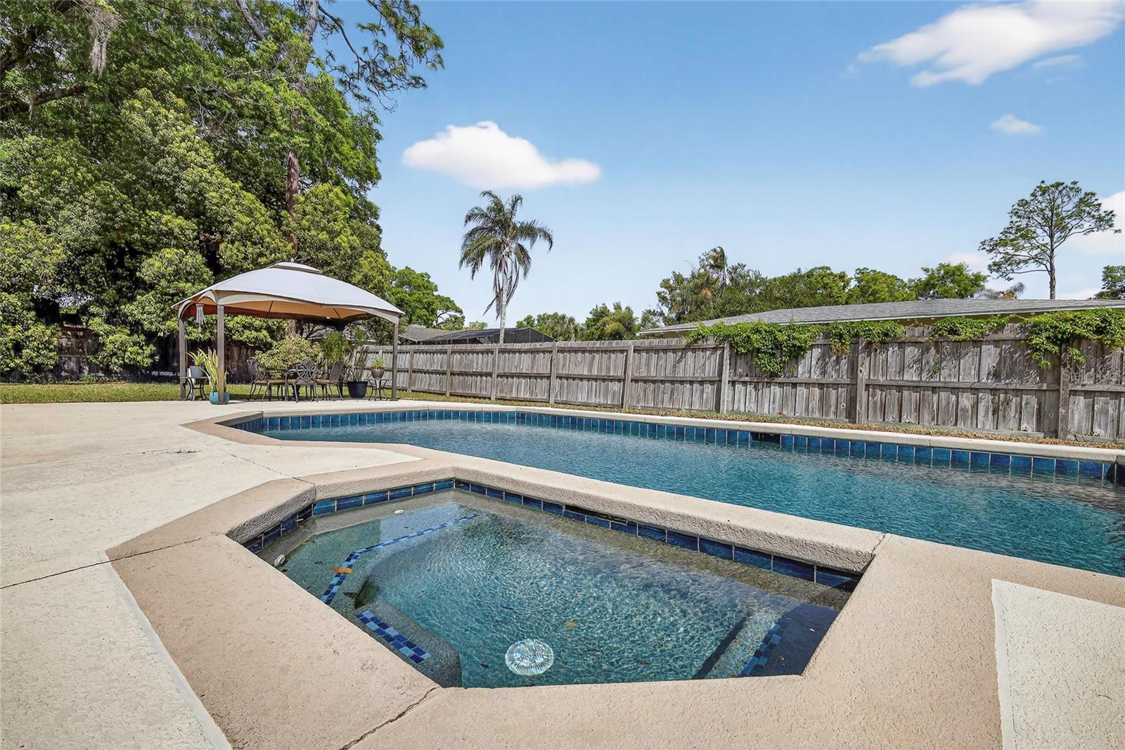 SLEEPY HOLLOW 1ST ADD - Residential