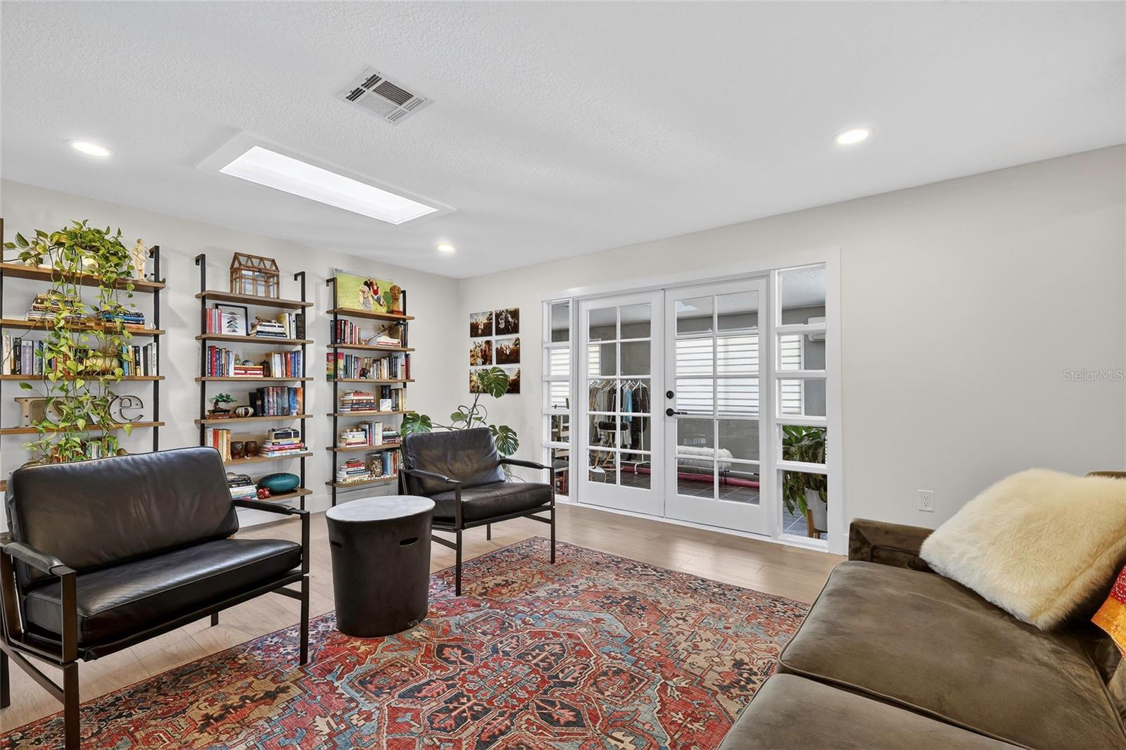 SLEEPY HOLLOW 1ST ADD - Residential