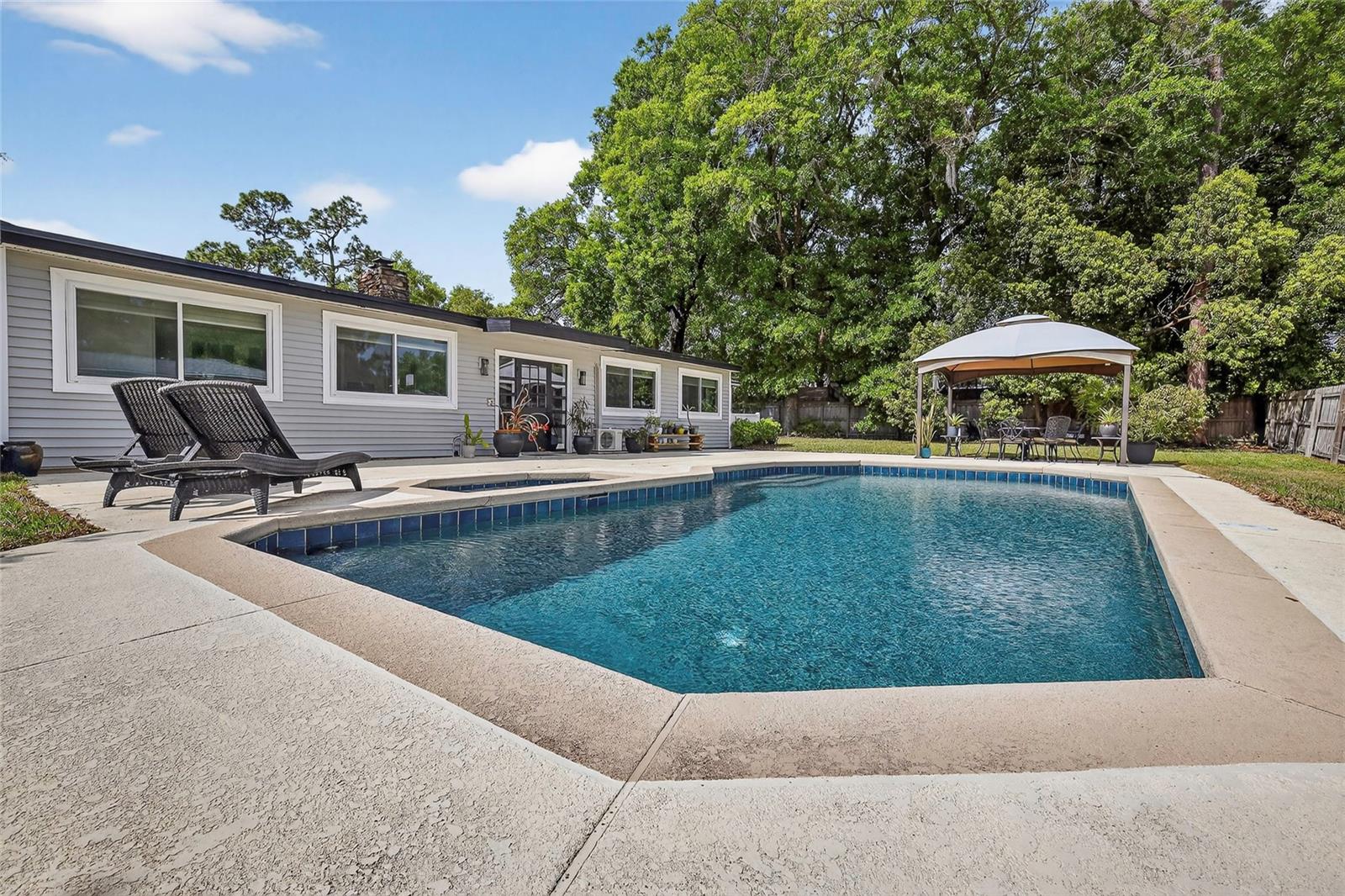 SLEEPY HOLLOW 1ST ADD - Residential