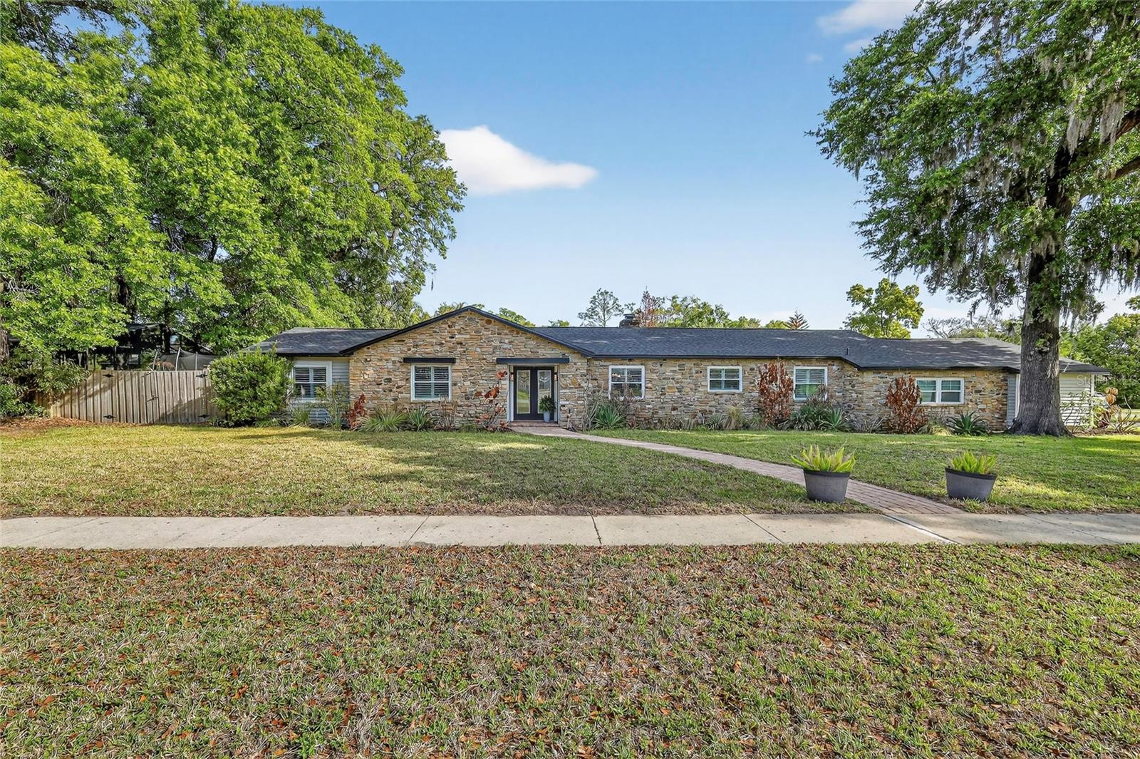 SLEEPY HOLLOW 1ST ADD - Residential