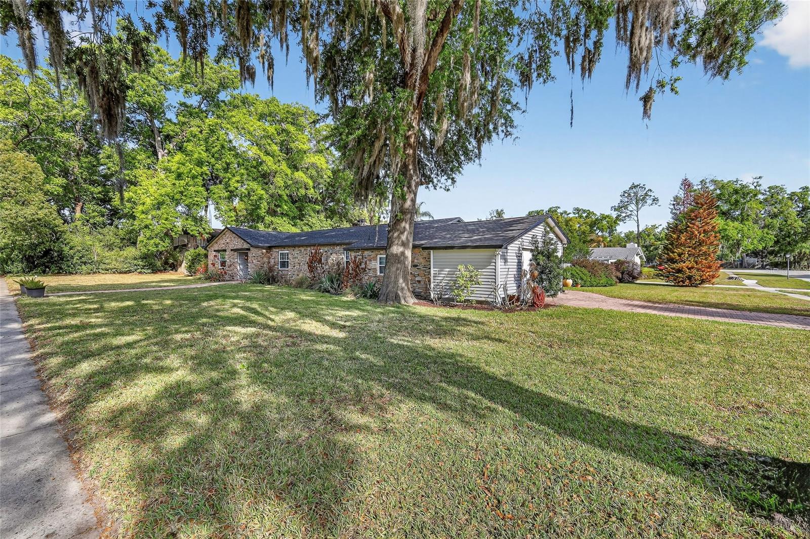 SLEEPY HOLLOW 1ST ADD - Residential