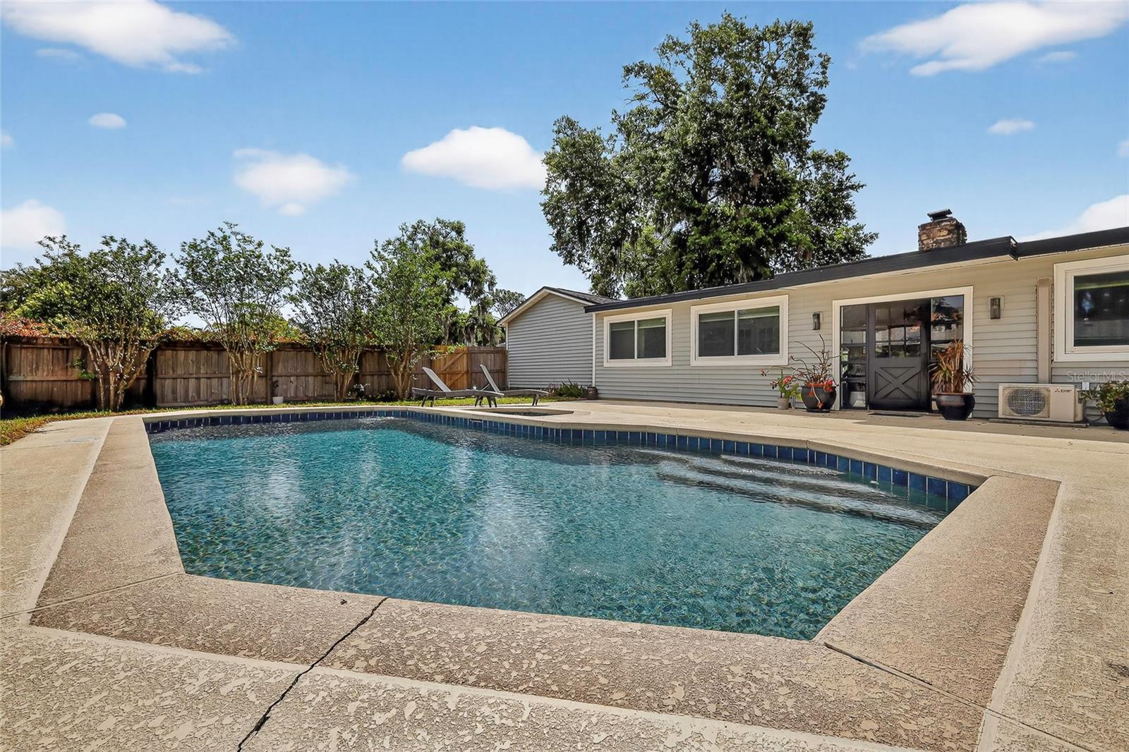 SLEEPY HOLLOW 1ST ADD - Residential