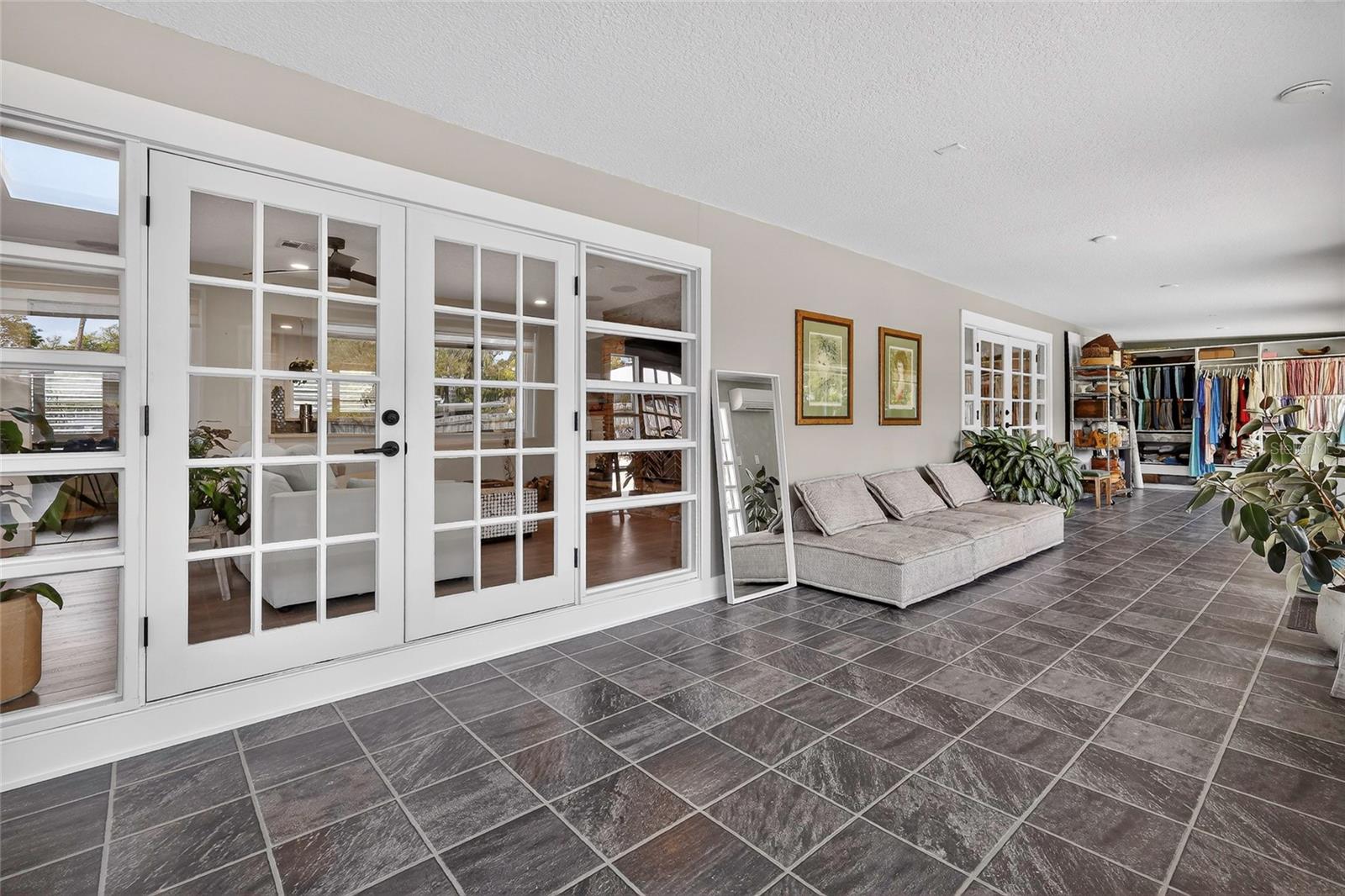 SLEEPY HOLLOW 1ST ADD - Residential