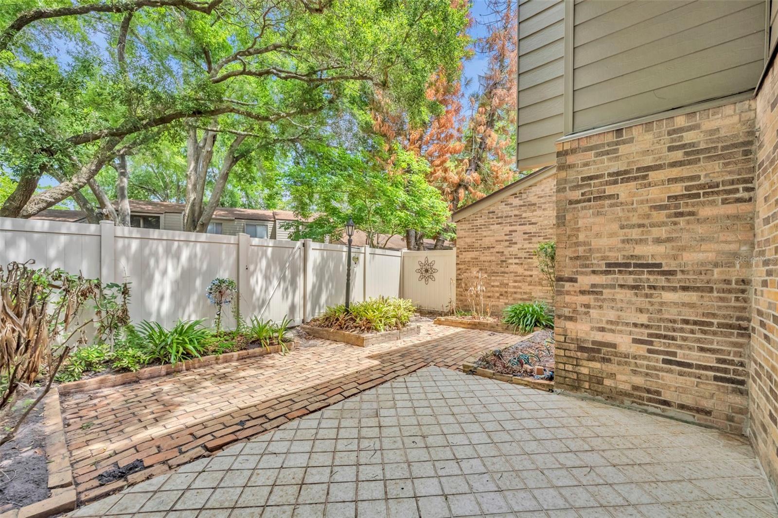 OAK HARBOUR SEC 1 - Residential