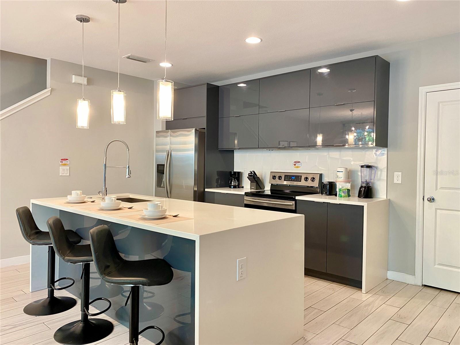 4443 LE REVE COURT