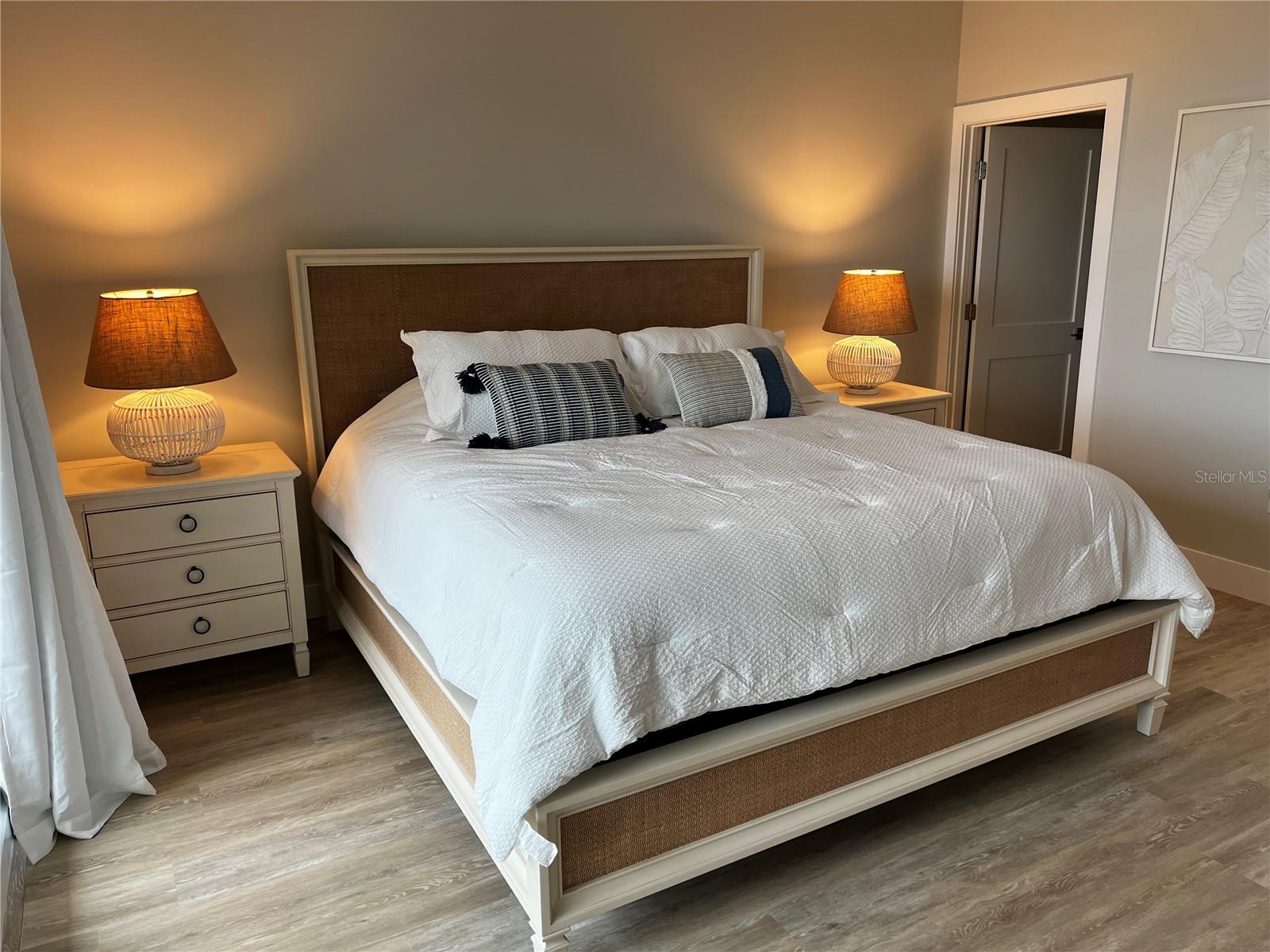 PLAYERS CLUB I - Residential Lease