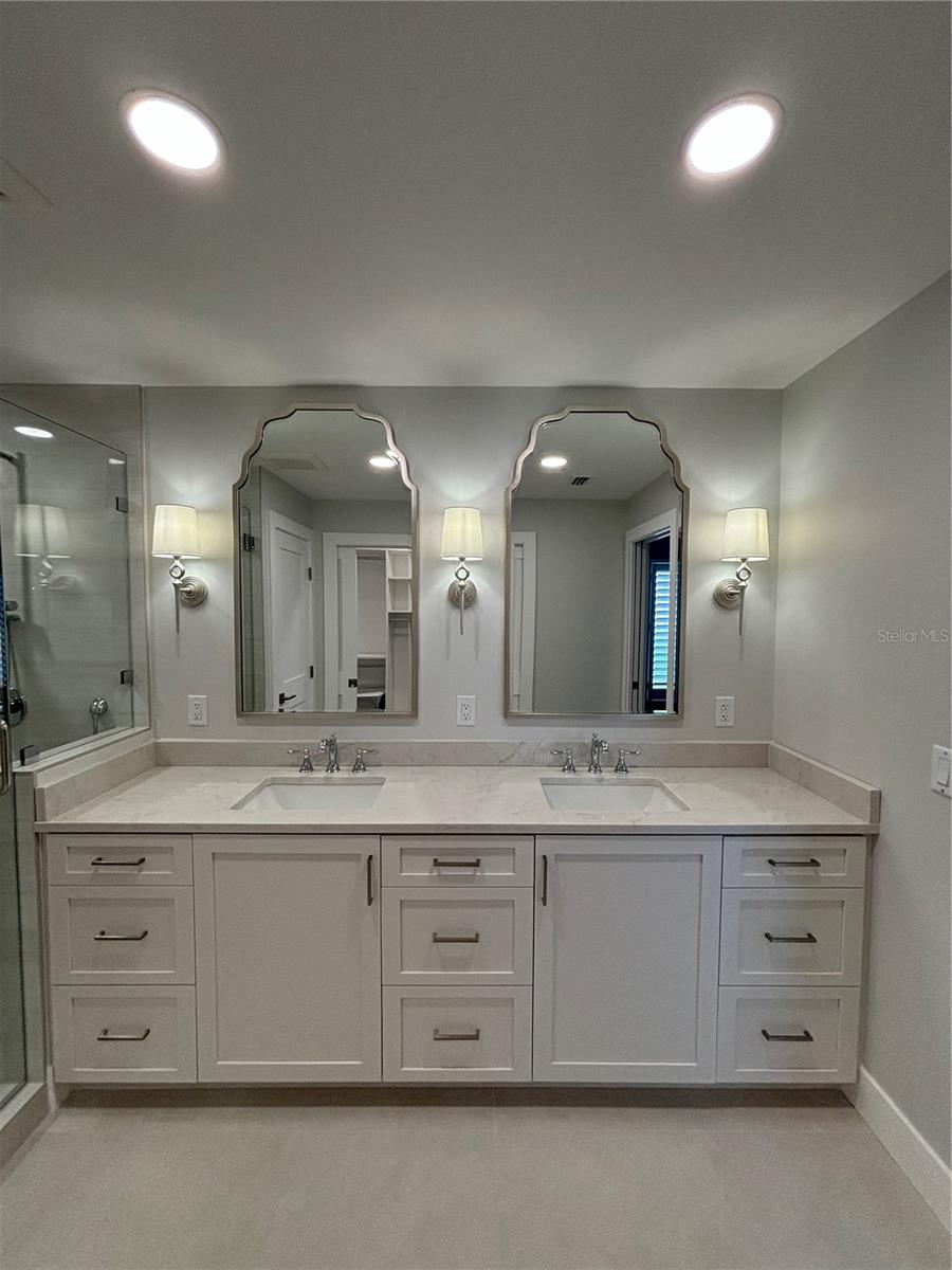 PLAYERS CLUB I - Residential Lease