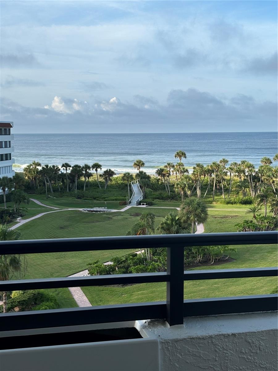 PLAYERS CLUB I - Residential Lease