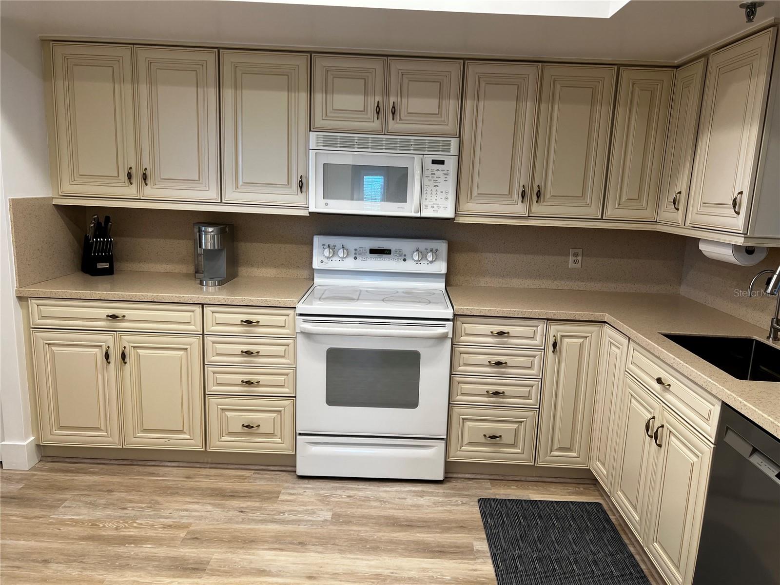 PLAYERS CLUB I - Residential Lease