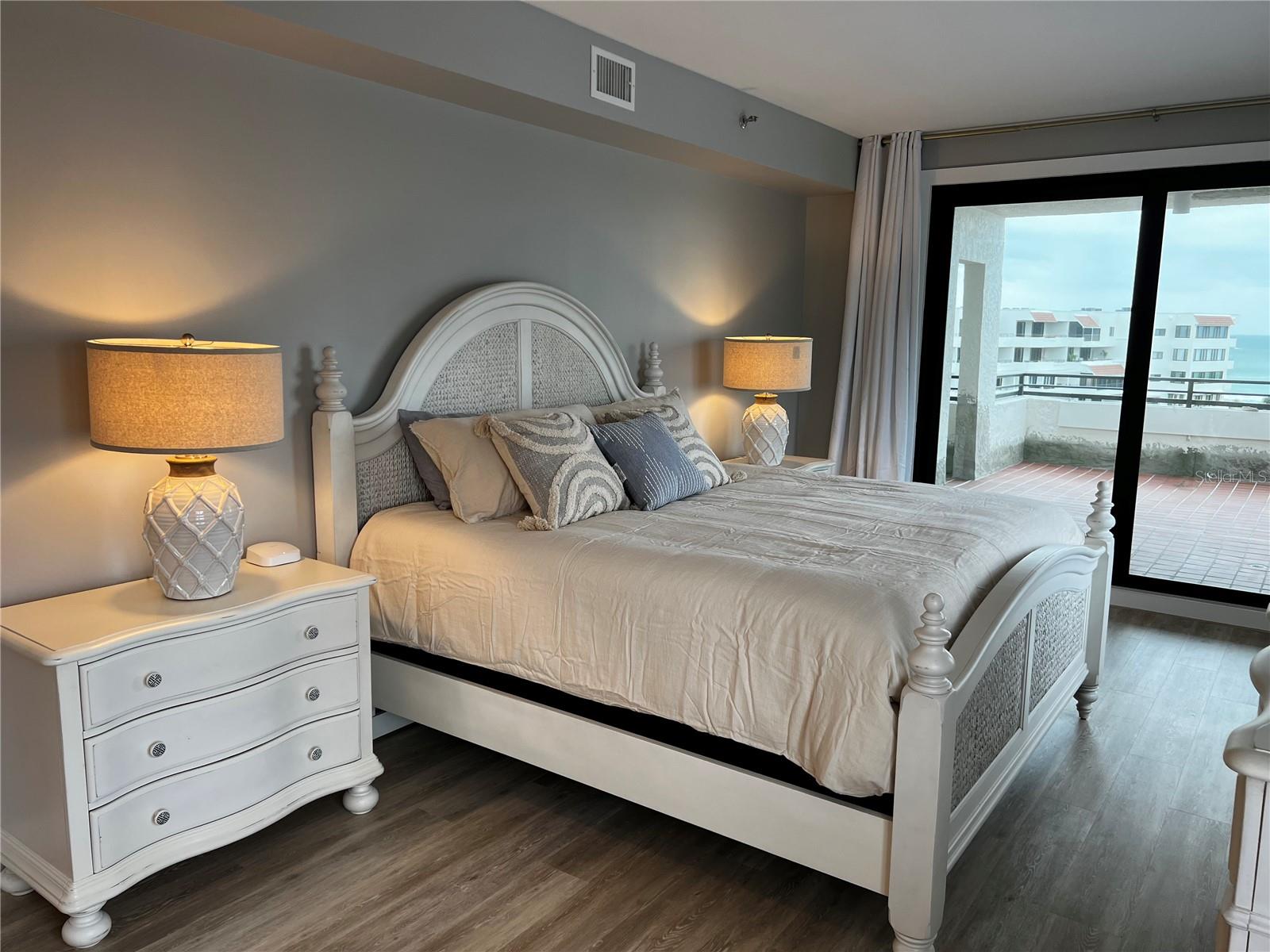 PLAYERS CLUB I - Residential Lease