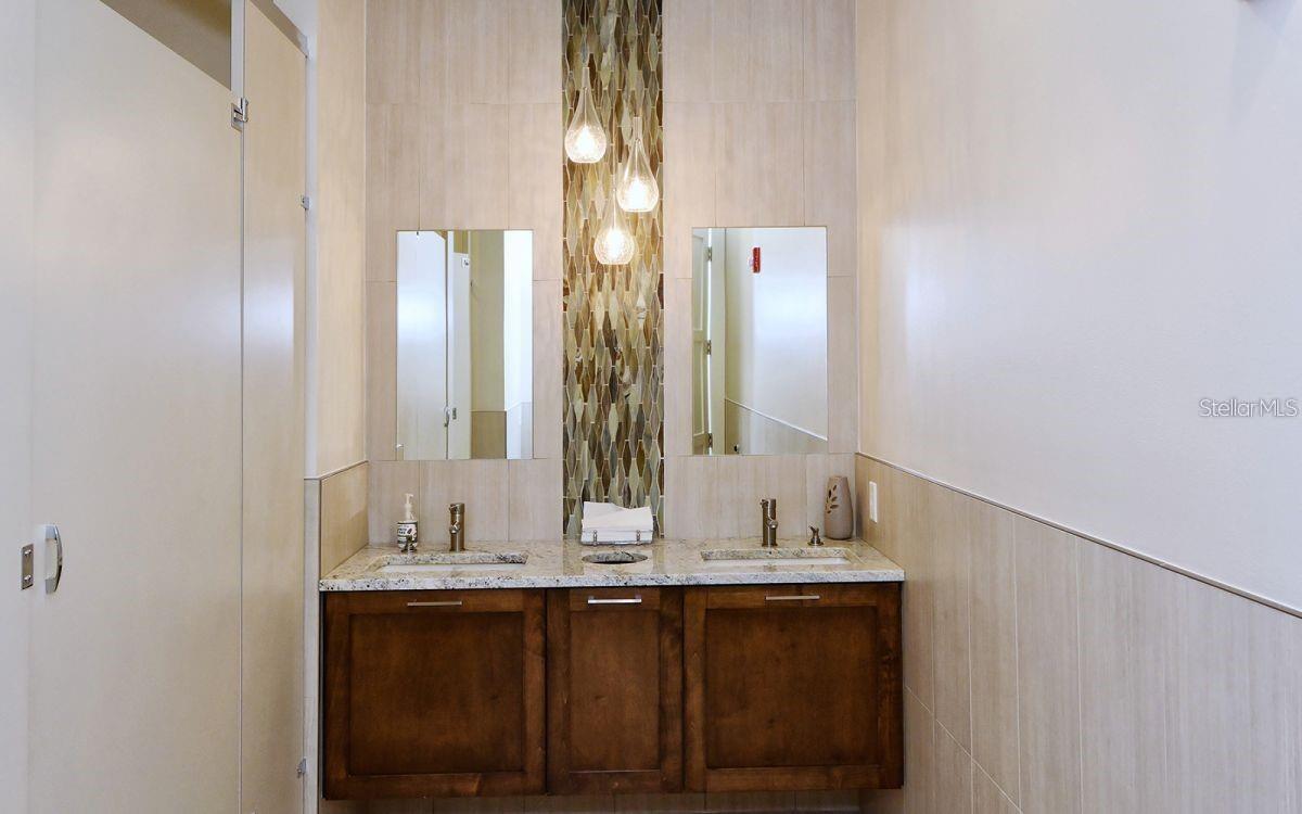 PLAYERS CLUB I - Residential Lease