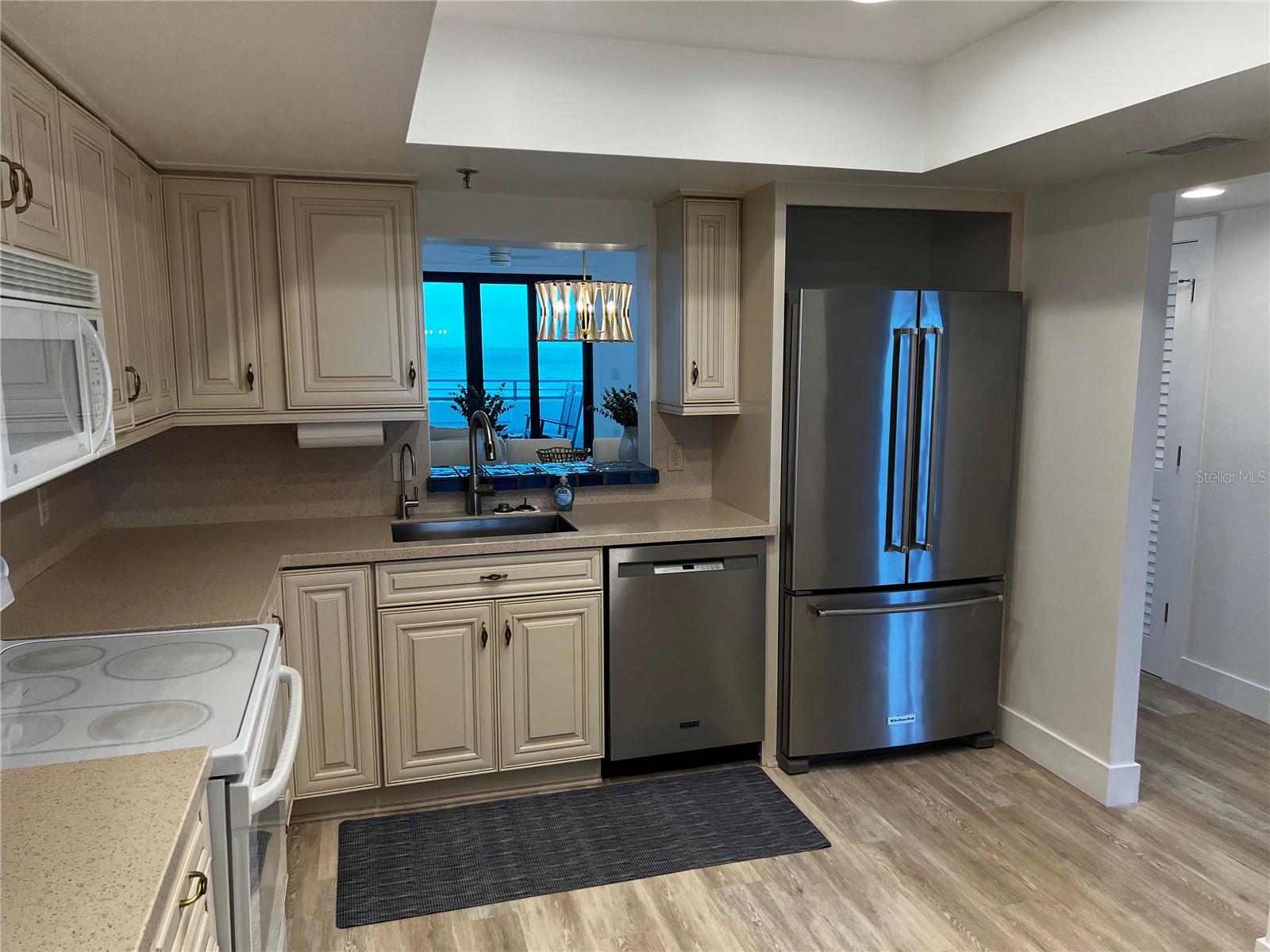 PLAYERS CLUB I - Residential Lease