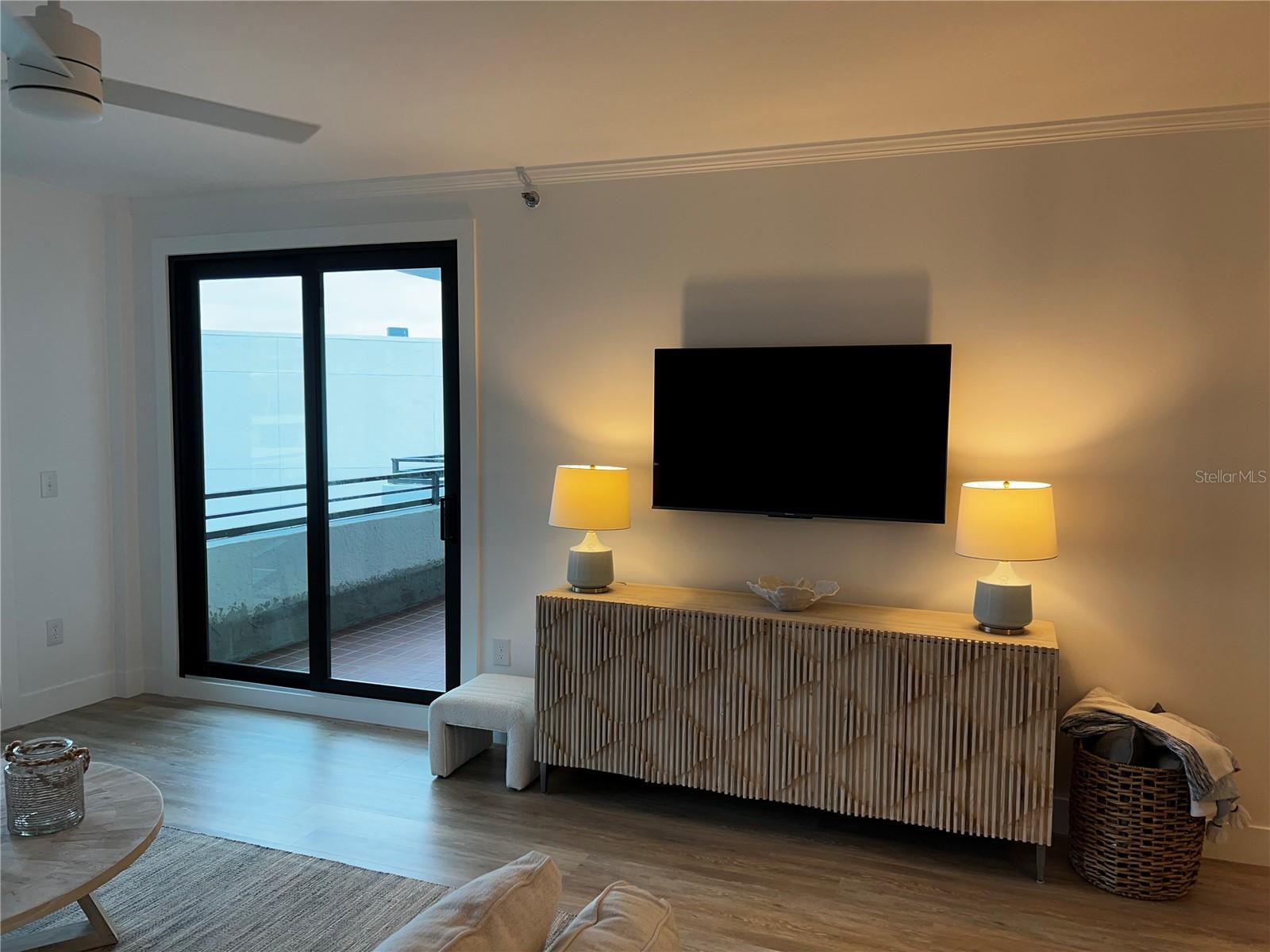 PLAYERS CLUB I - Residential Lease