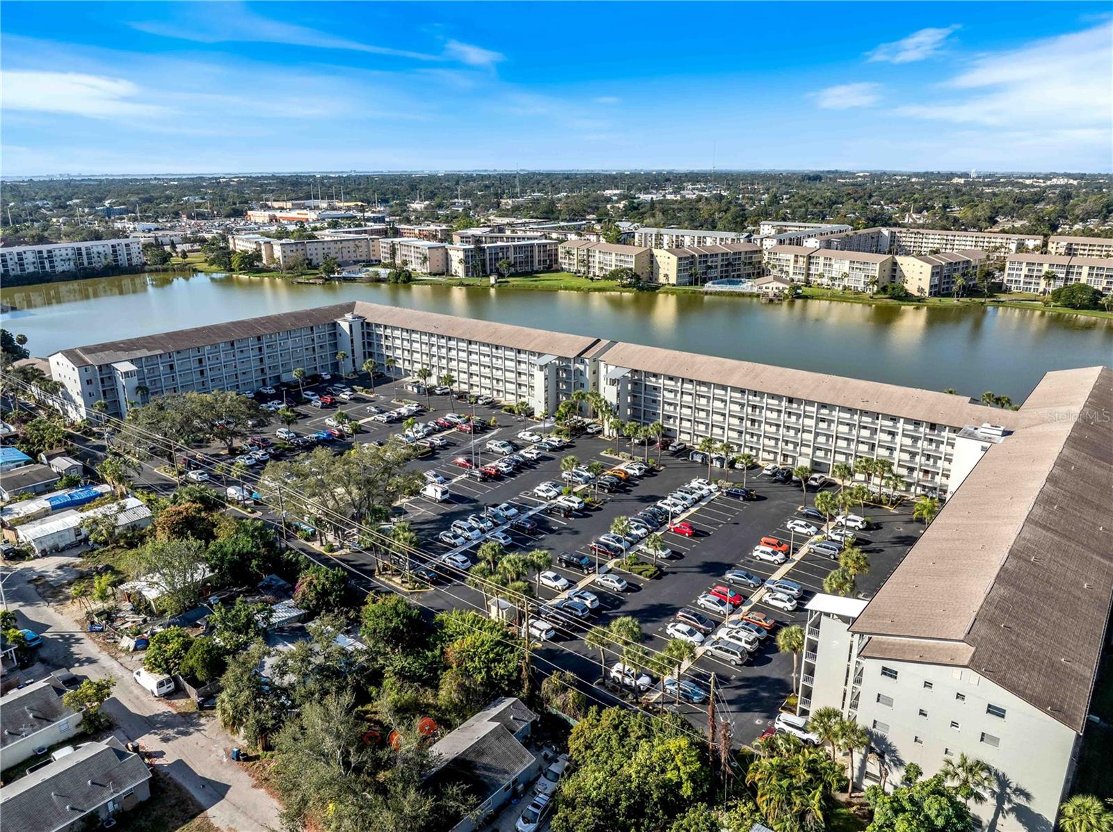 BAYSHORE ON THE LAKE APTS III SEC2 - Residential