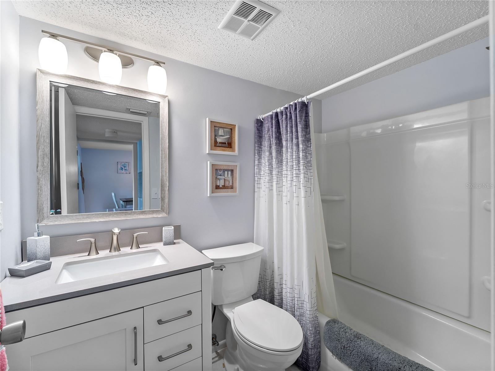 BAYSHORE ON THE LAKE APTS III SEC2 - Residential