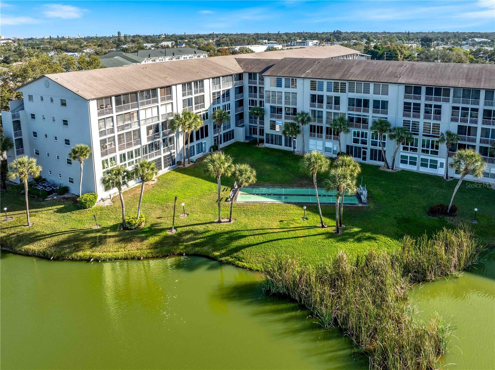 BAYSHORE ON THE LAKE APTS III SEC2 - Residential