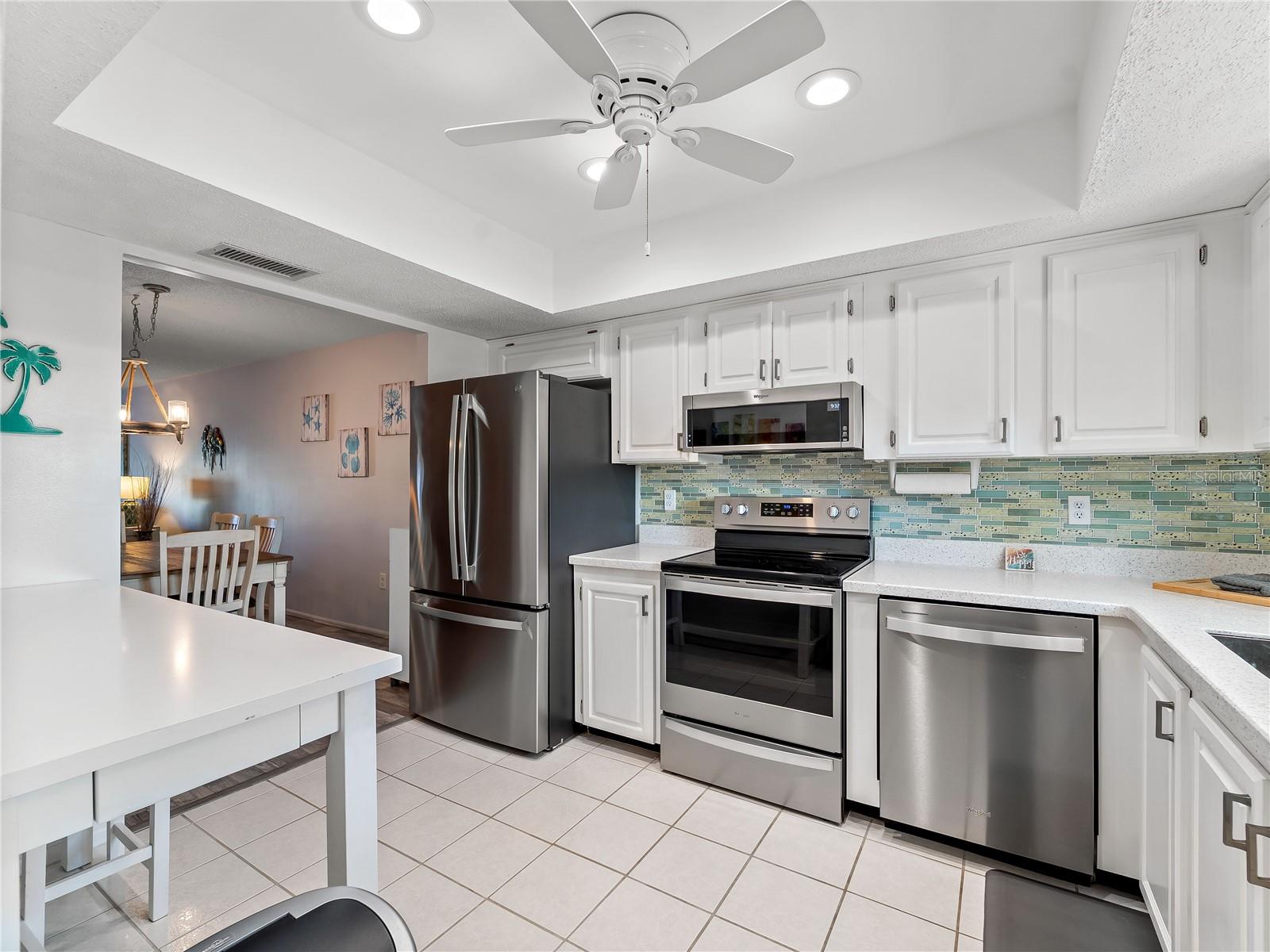 BAYSHORE ON THE LAKE APTS III SEC2 - Residential