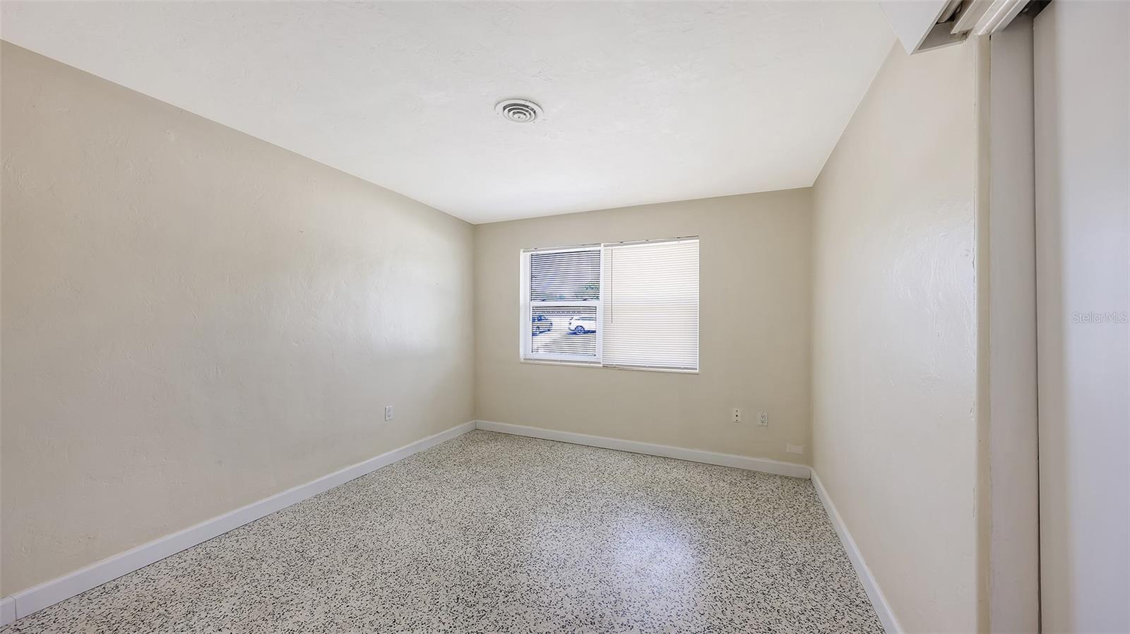 SOUTH GATE - Residential