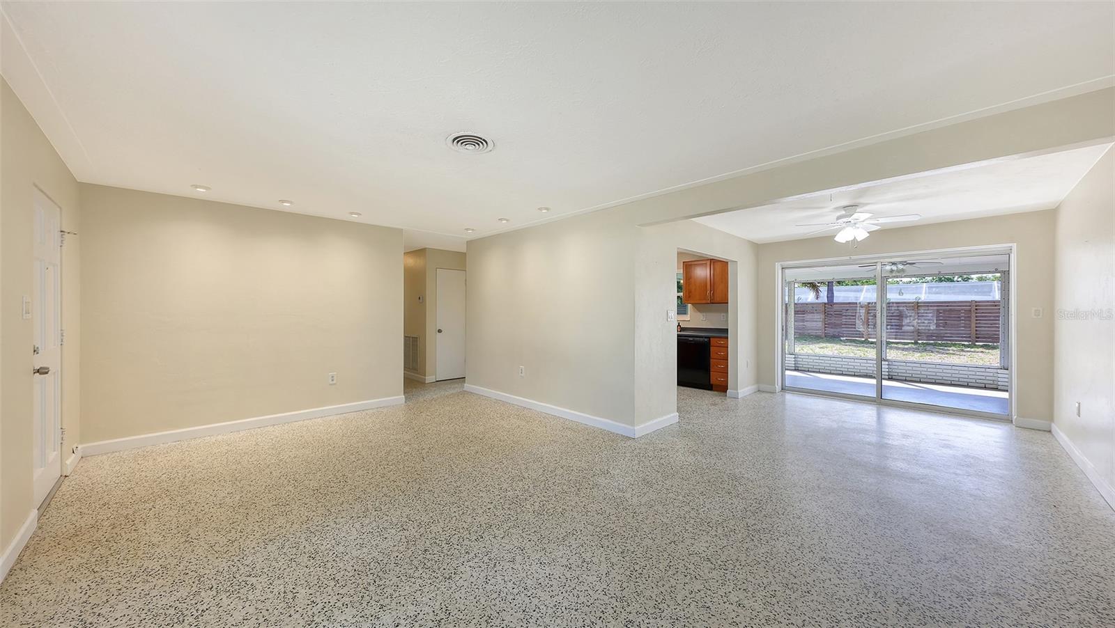 2542 TULIP STREET