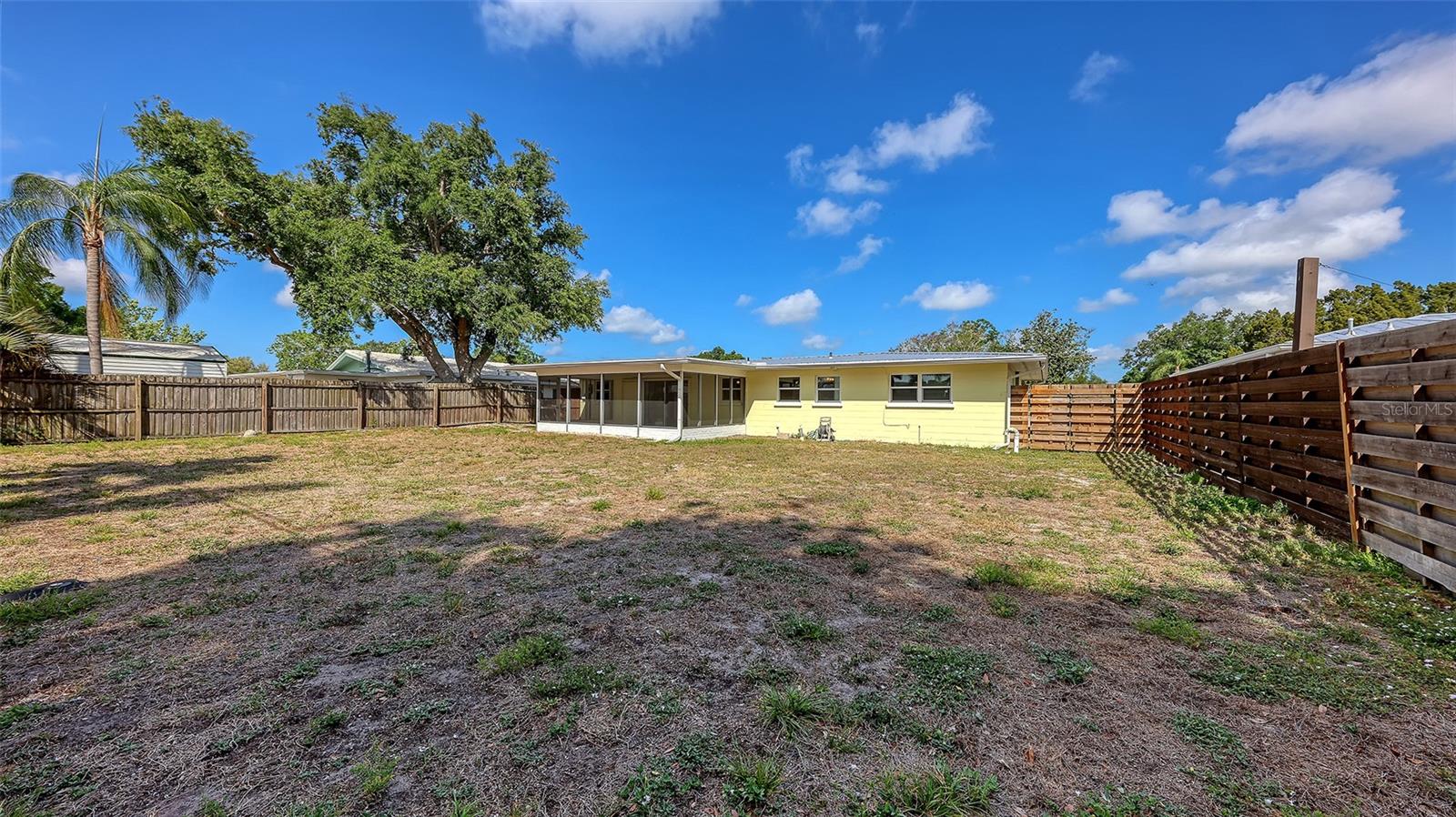 SOUTH GATE - Residential