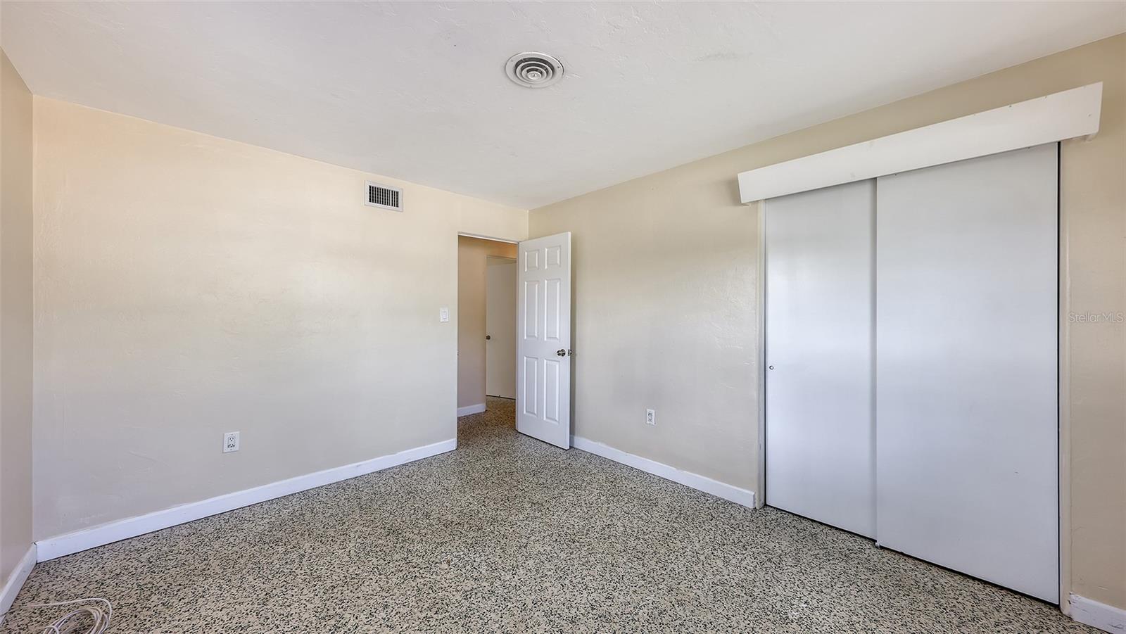 SOUTH GATE - Residential