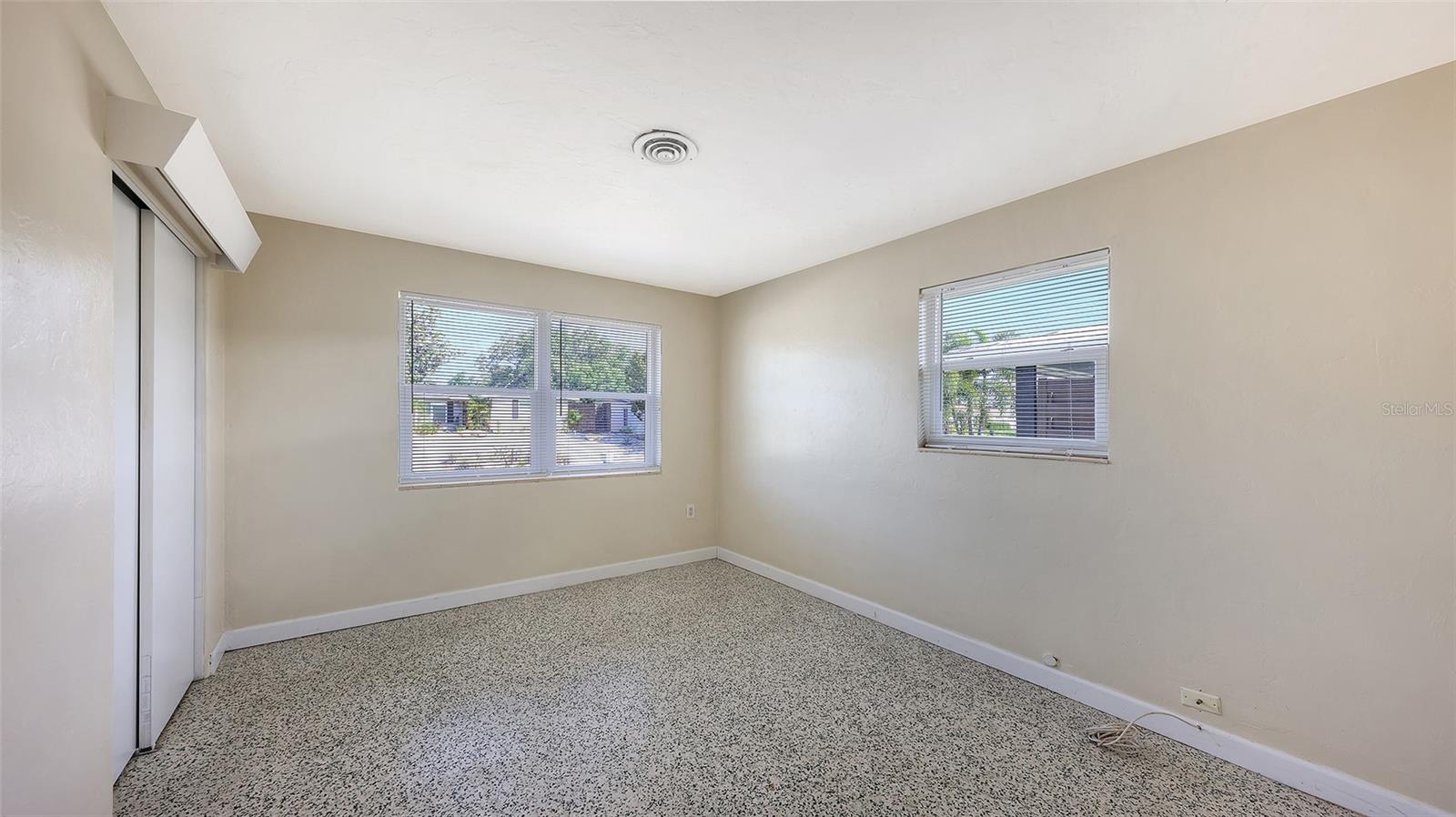 SOUTH GATE - Residential