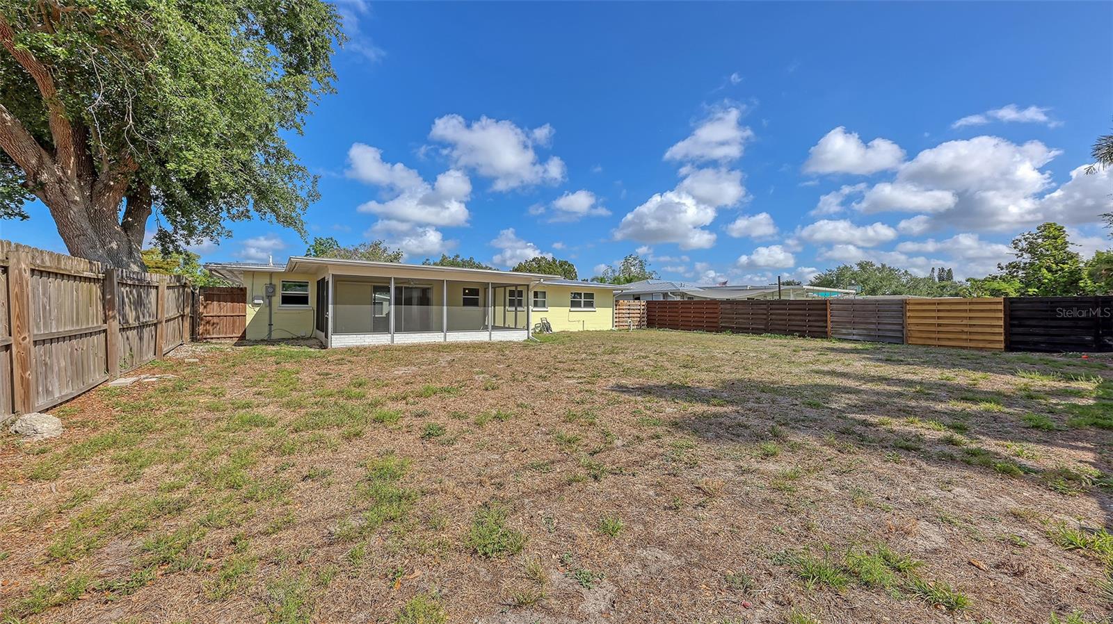 SOUTH GATE - Residential