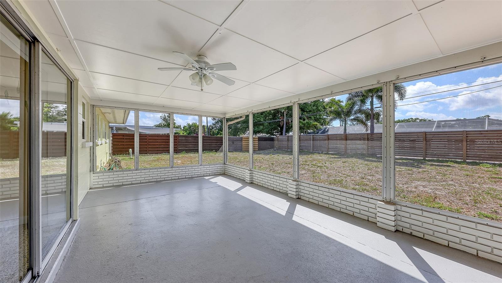 SOUTH GATE - Residential