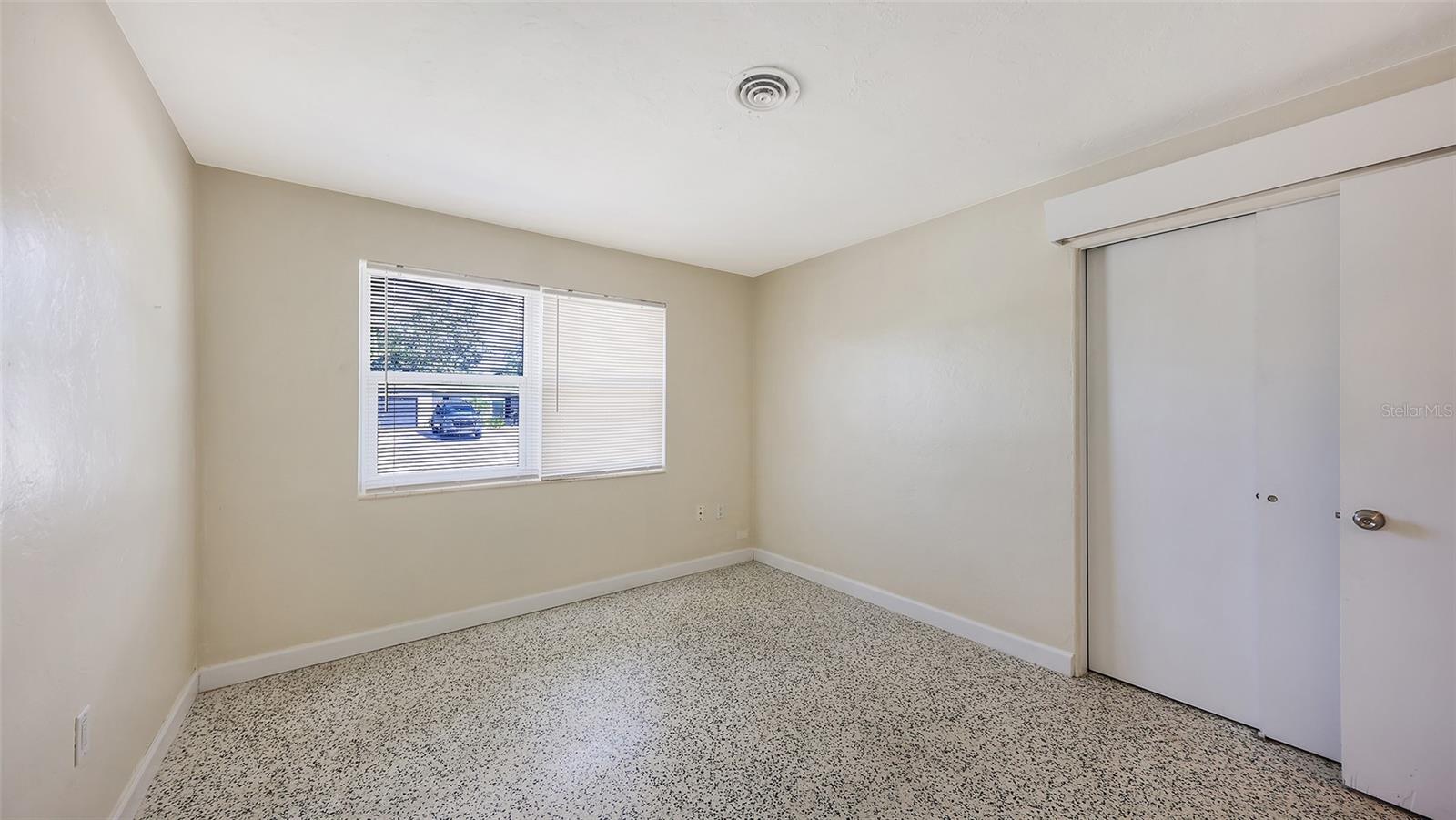 SOUTH GATE - Residential