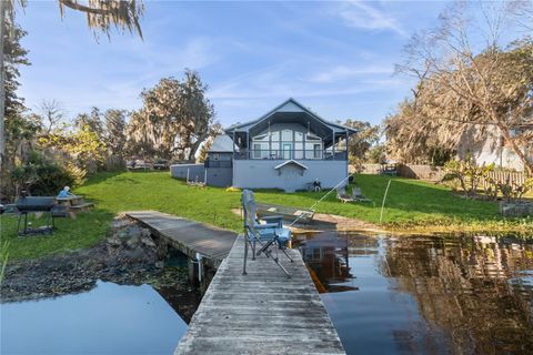 A home in HAWTHORNE