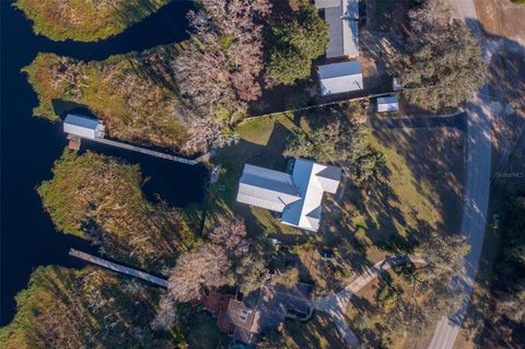 A home in HAWTHORNE