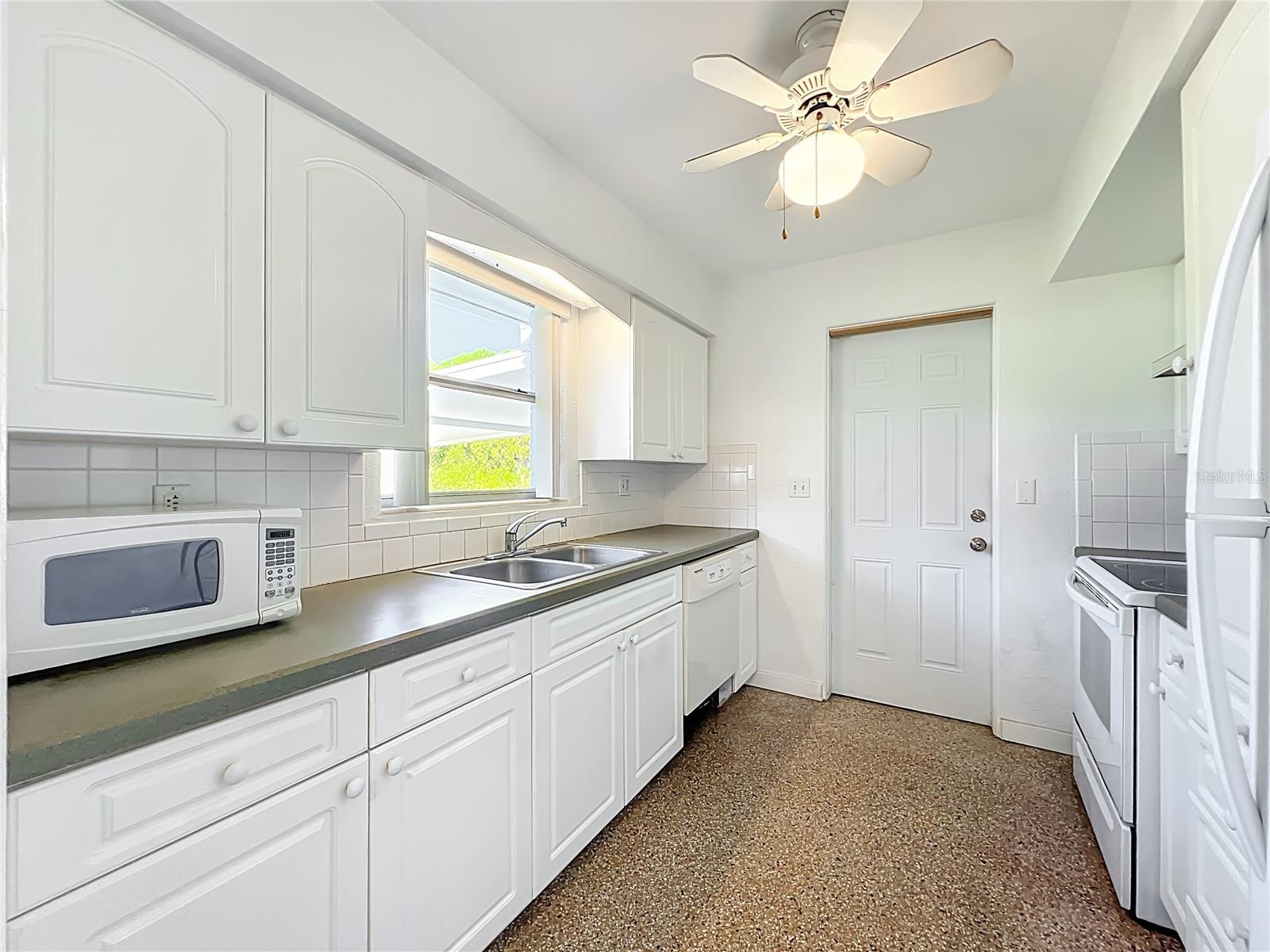 FLORIDA SHORES 04 - Residential