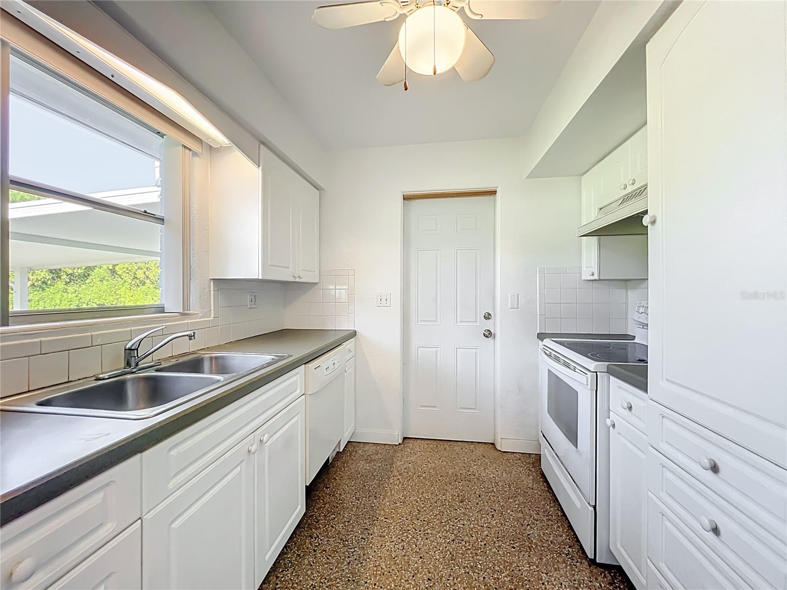 FLORIDA SHORES 04 - Residential