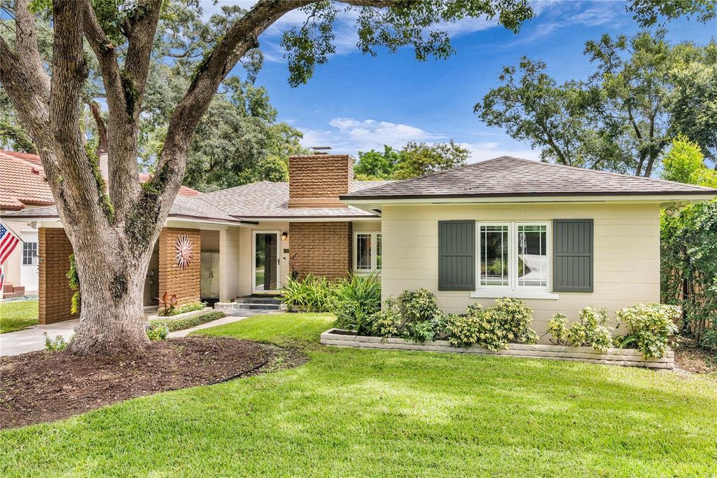 Photo of 1215 Delaney Park Drive, Orlando, FL 32806 (MLS # O6425159)
