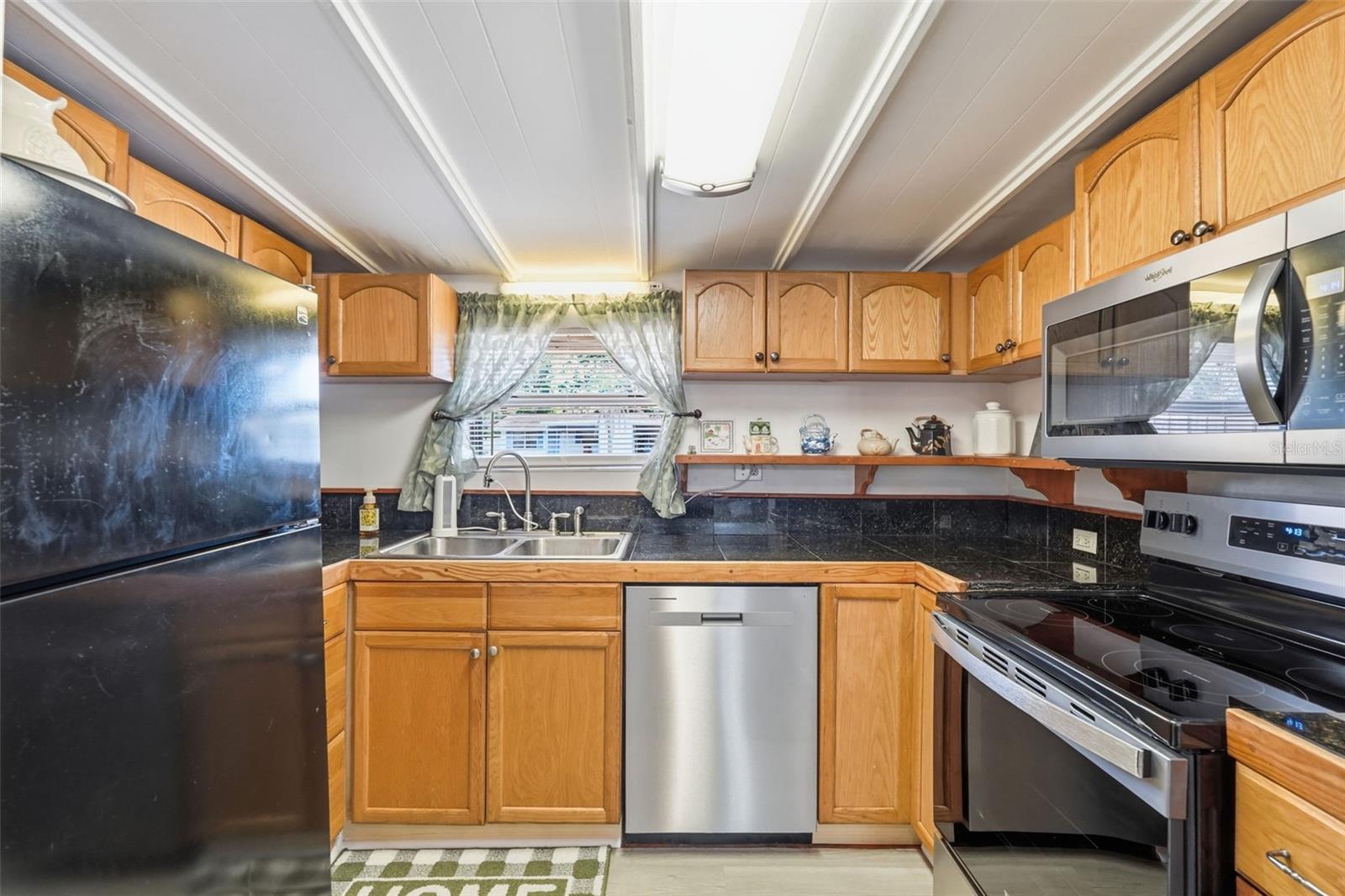 MA BY GLAD GARDENS - Residential