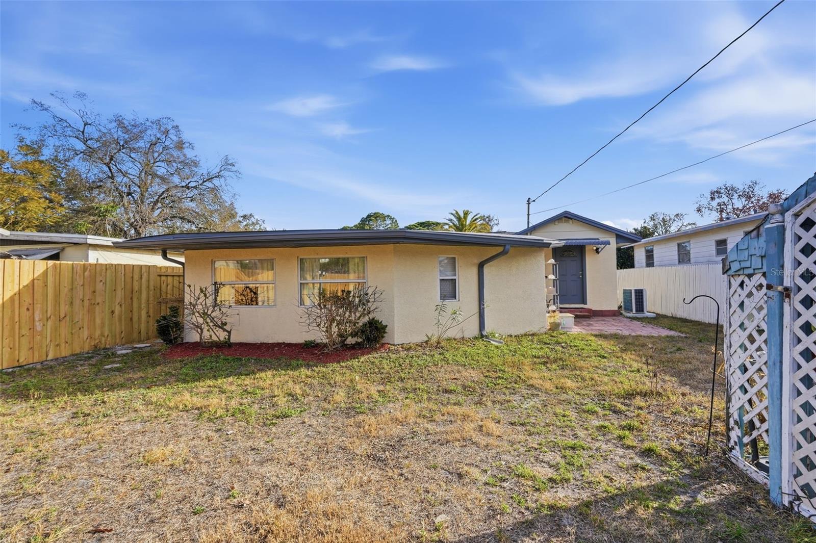 MA BY GLAD GARDENS - Residential