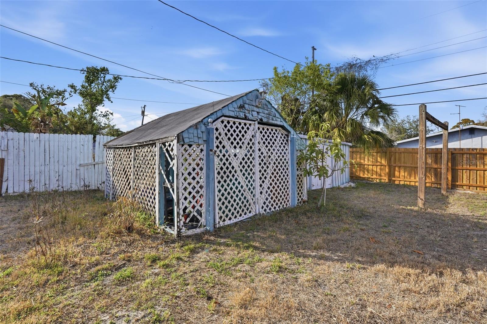 MA BY GLAD GARDENS - Residential