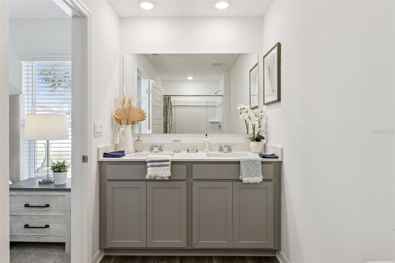 LEOMAS LANDING - Residential