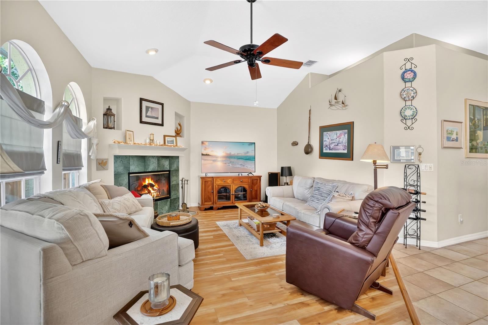 WINDSOR PLACE PH 01 - Residential